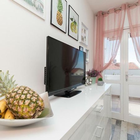 Apartman Roko Petrčane Exterior foto