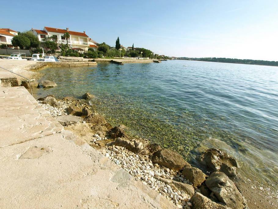 Apartman Roko Petrčane Exterior foto